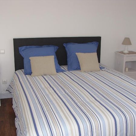 Bed and Breakfast Le Vieux Castel Goustranville Exterior foto