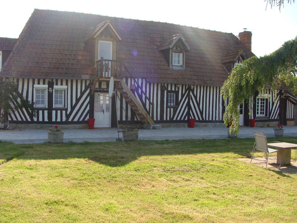 Bed and Breakfast Le Vieux Castel Goustranville Exterior foto