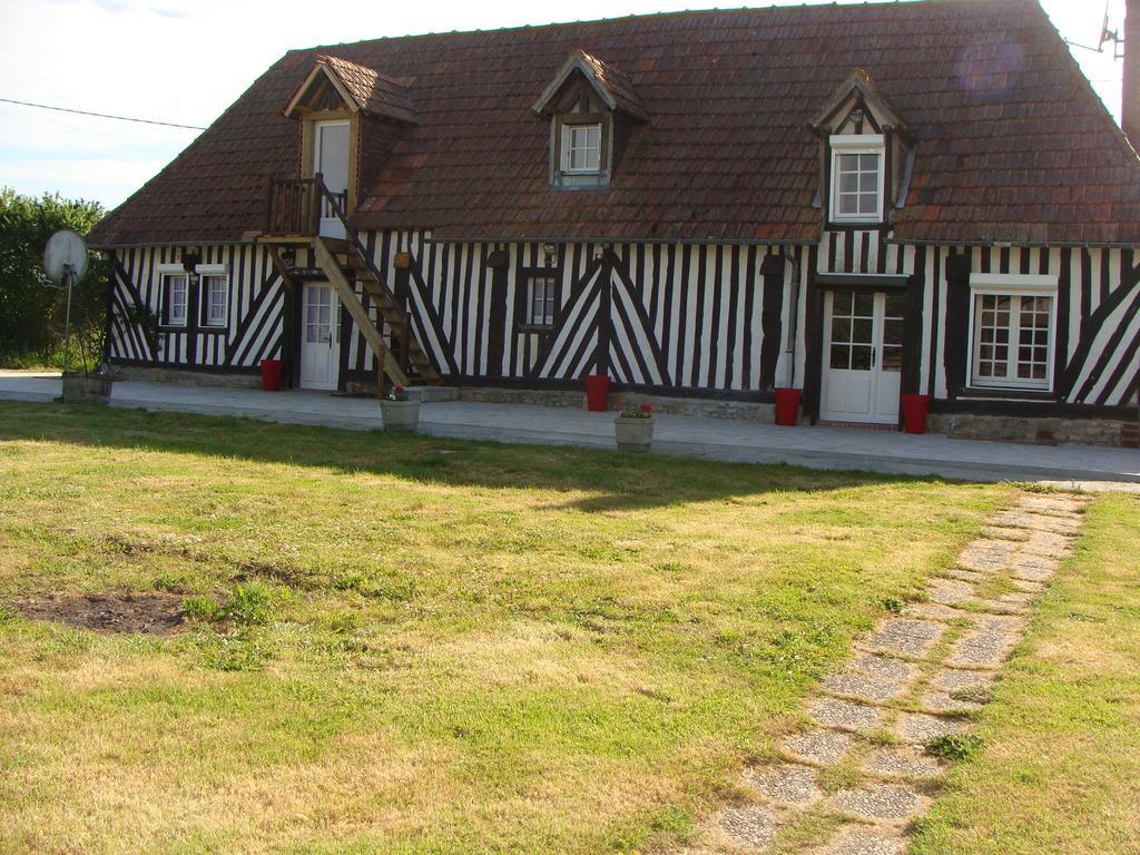 Bed and Breakfast Le Vieux Castel Goustranville Exterior foto