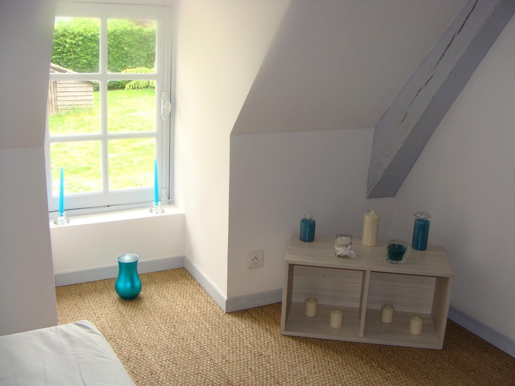 Bed and Breakfast Le Vieux Castel Goustranville Zimmer foto