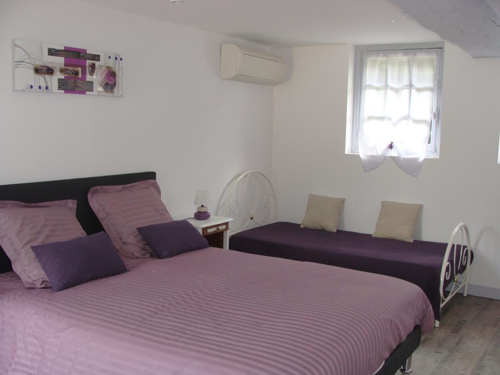 Bed and Breakfast Le Vieux Castel Goustranville Exterior foto